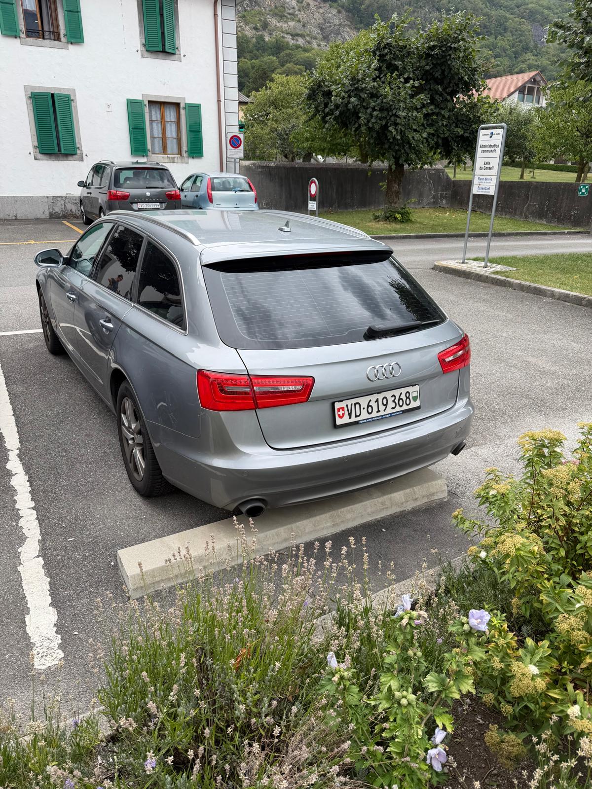 AUDI A6-image-2