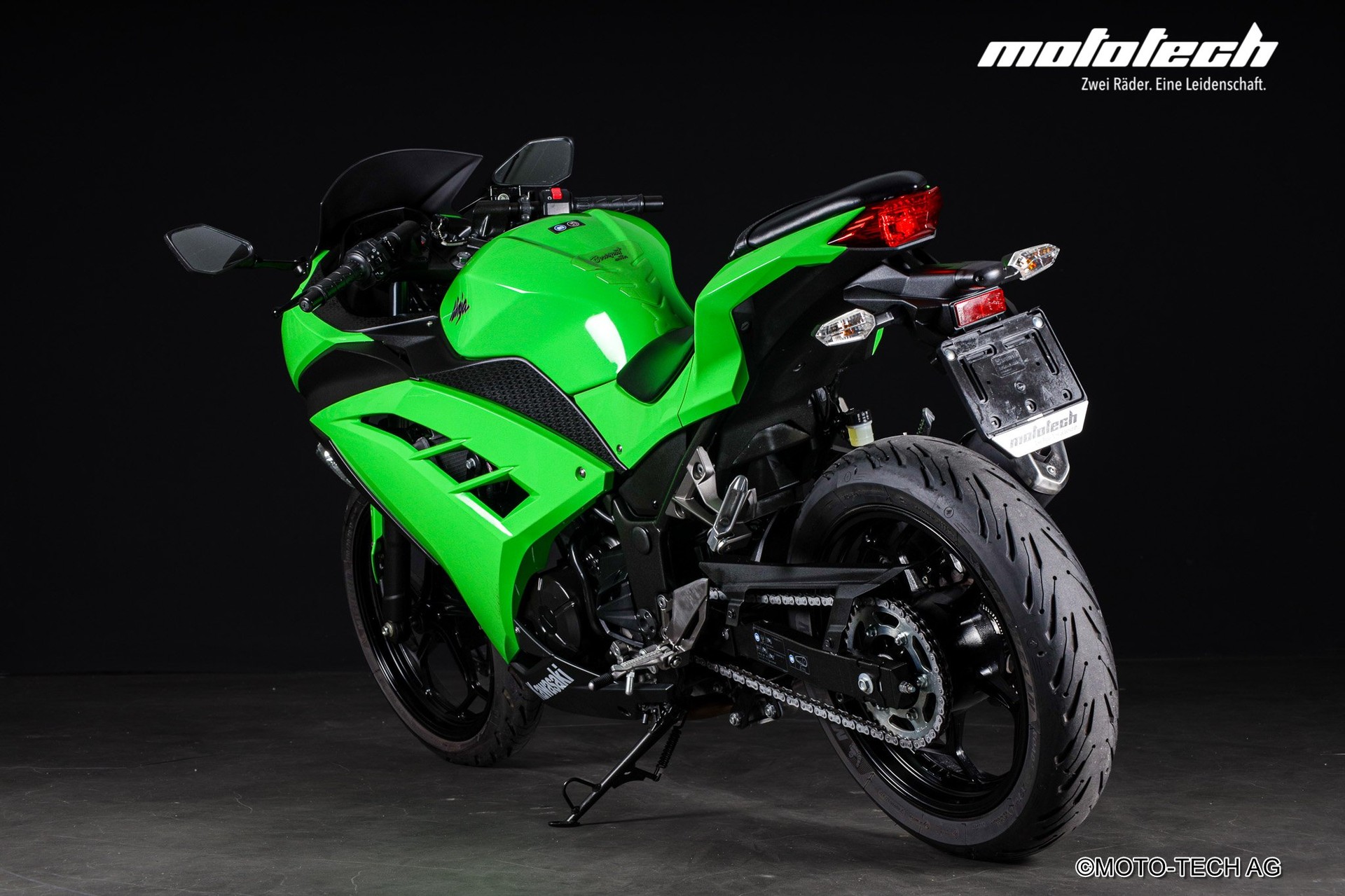 KAWASAKI Ninja 300 ABS-showroom-element-3
