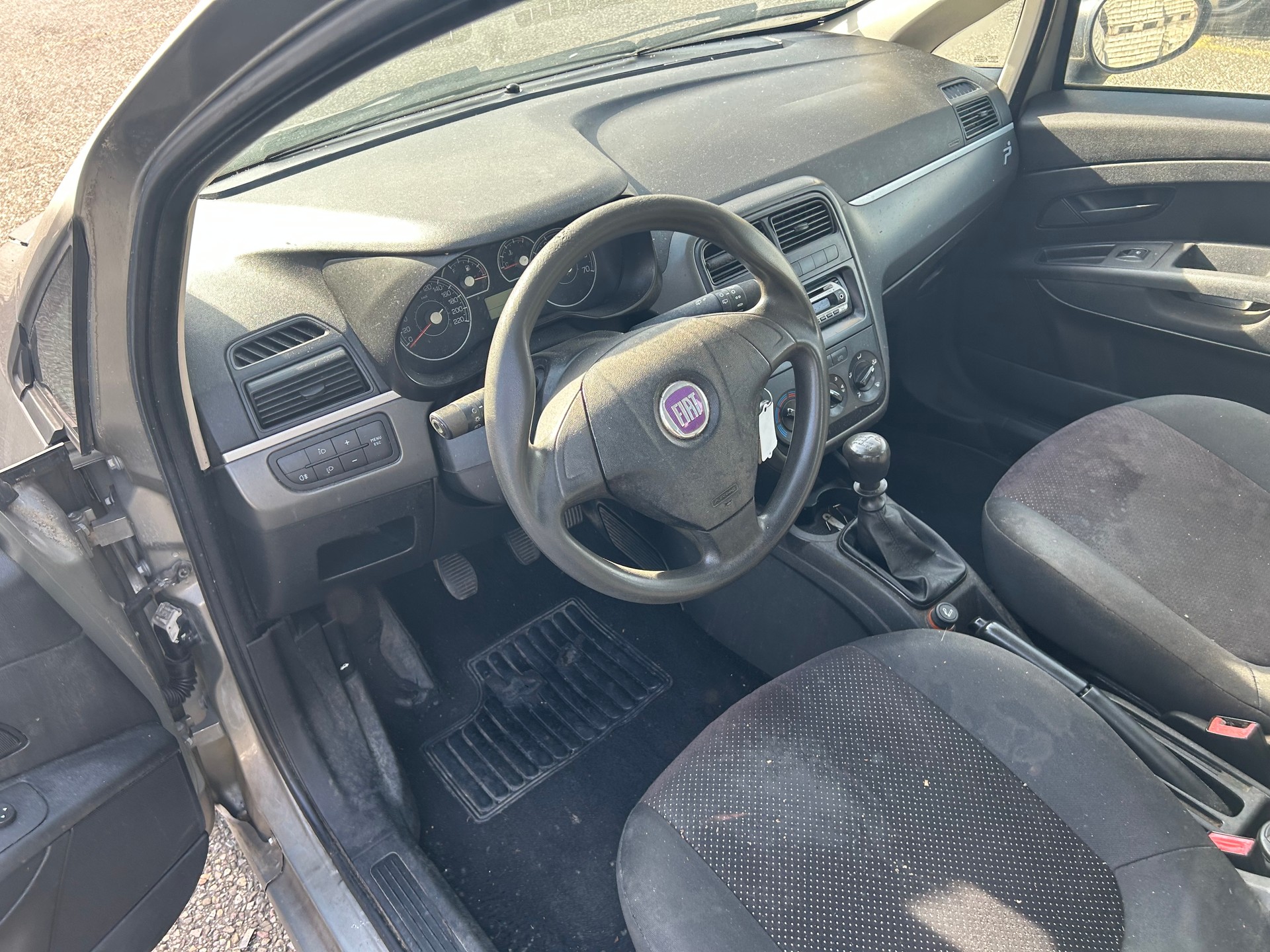 FIAT Punto 1.4 Dynamic-image-3