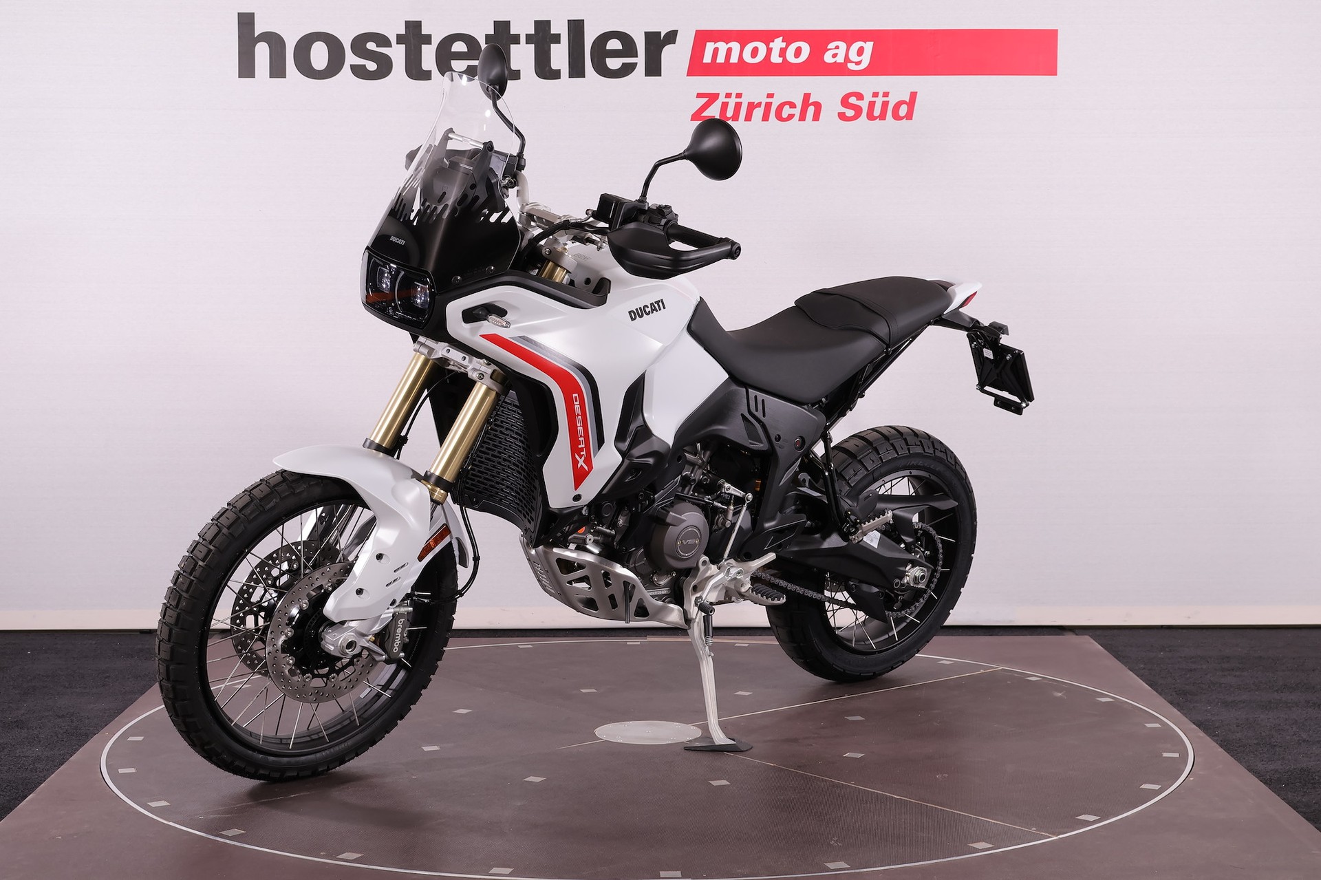 DUCATI Desert X-showroom-element-1
