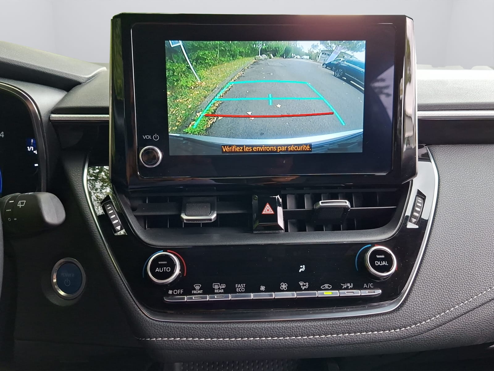 TOYOTA Corolla Touring Sports 2.0 HSD Trend e-CVT-image-16