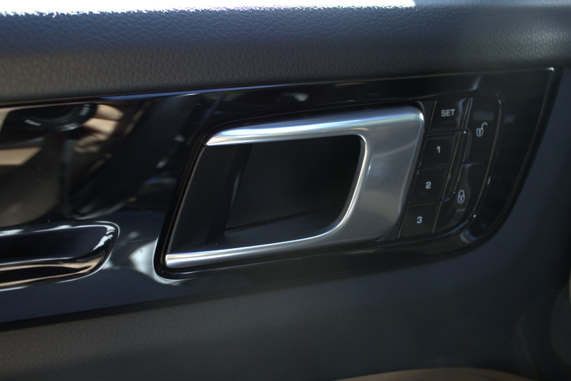PORSCHE Cayenne 3.0 V6-image-13