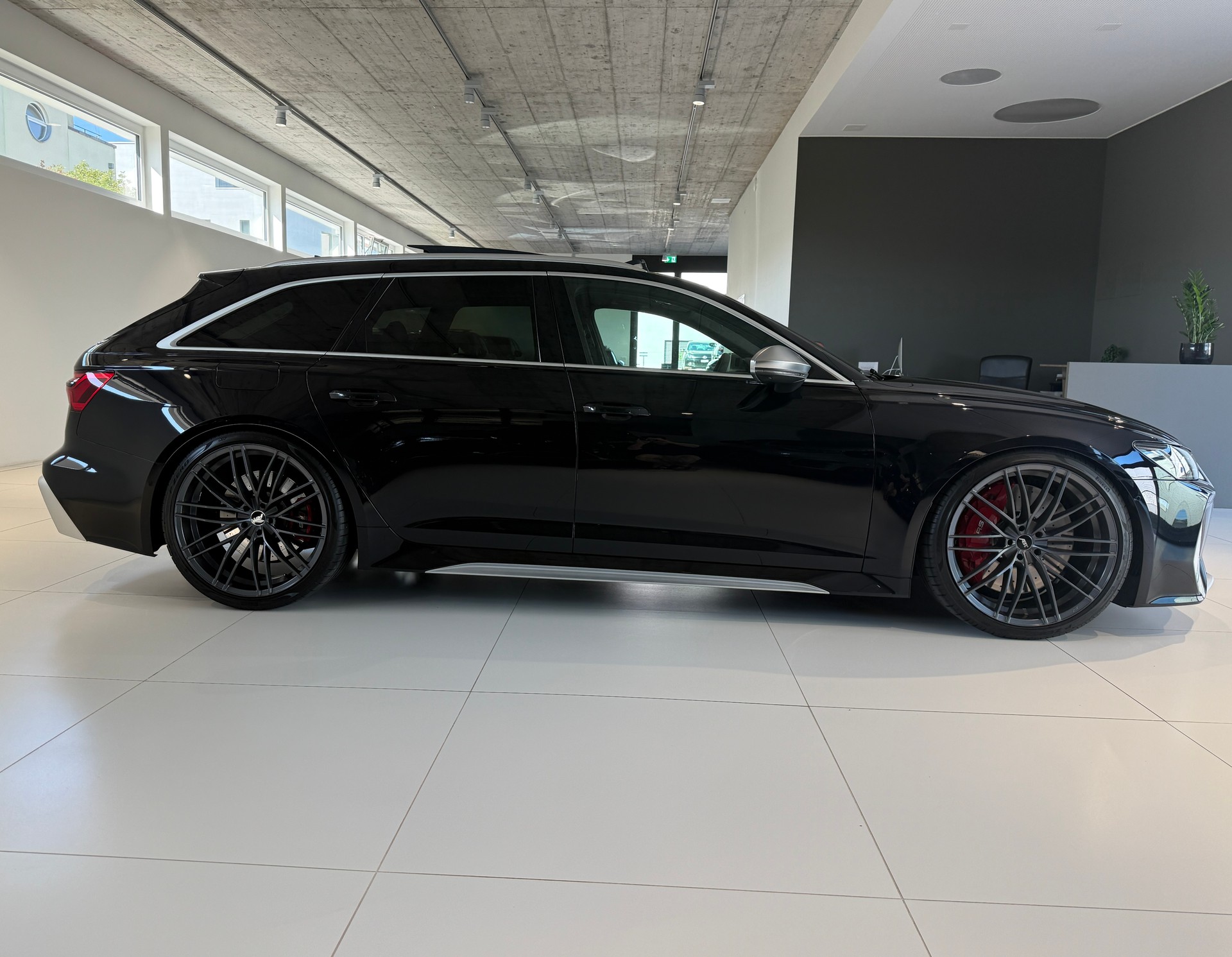 AUDI RS6 Avant 4.0 TFSI V8 quattro ***Audi Werksgarantie 2028***Frisch ab Audi Service***Exklusive Ausstattung***-image-45