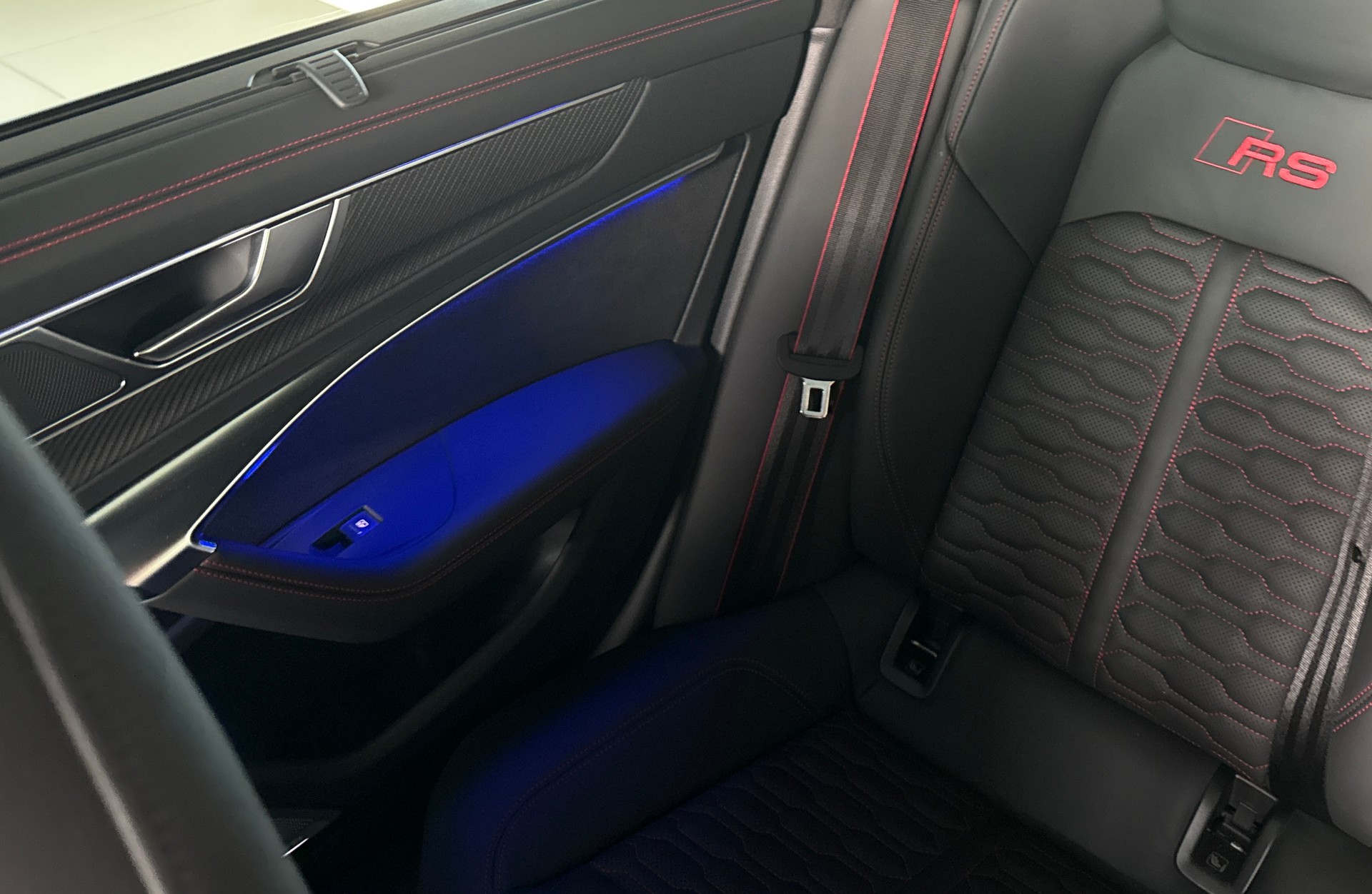 AUDI RS6 Avant 4.0 TFSI V8 quattro ***Audi Werksgarantie 2028***Frisch ab Audi Service***Exklusive Ausstattung***-image-35