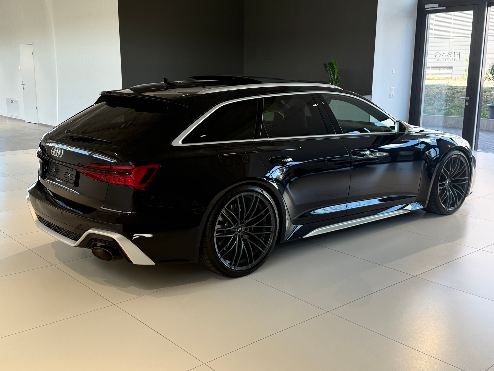 AUDI RS6 Avant 4.0 TFSI V8 quattro ***Audi Werksgarantie 2028***Frisch ab Audi Service***Exklusive Ausstattung***-image-44