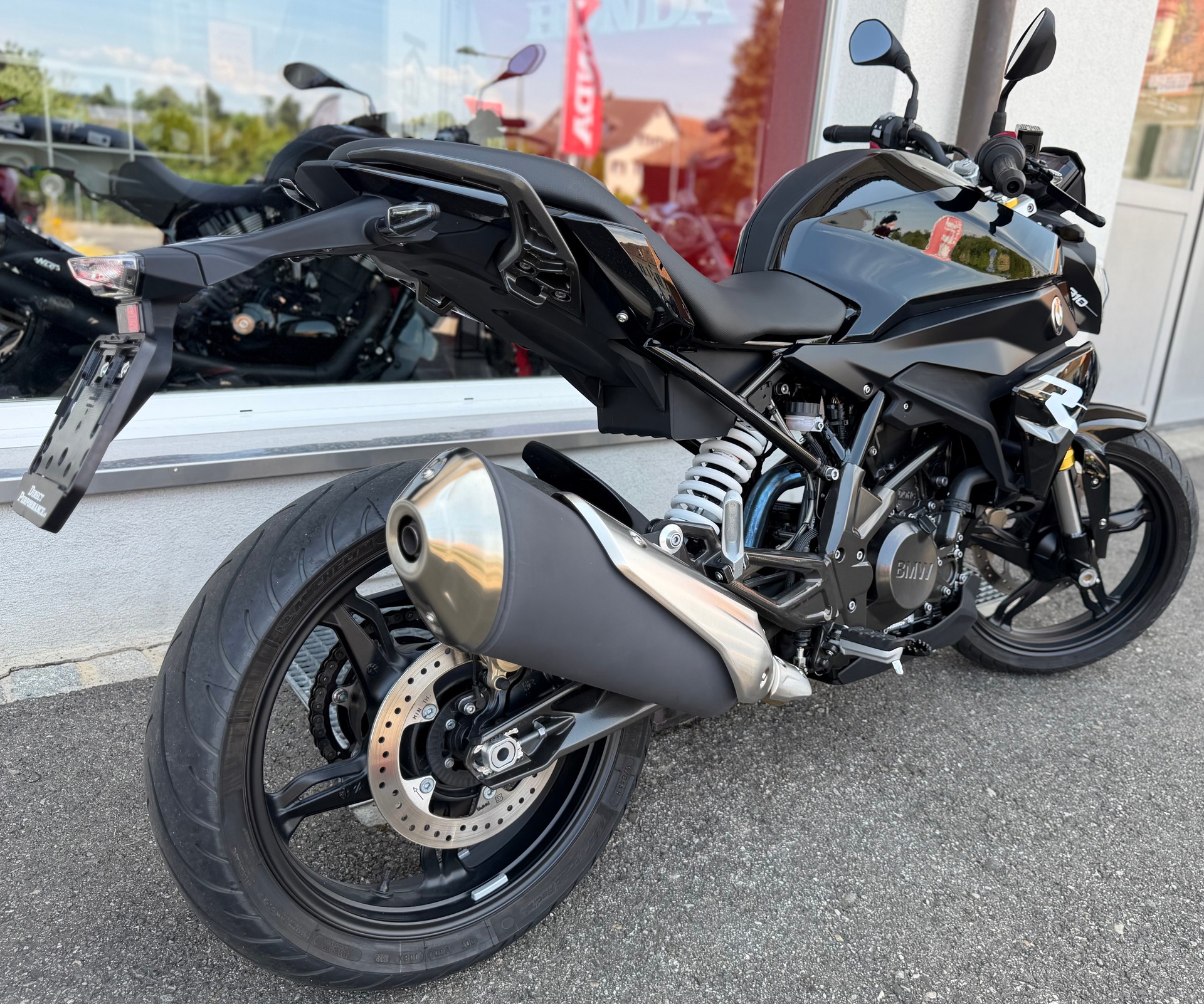 BMW G 310 R-showroom-element-3