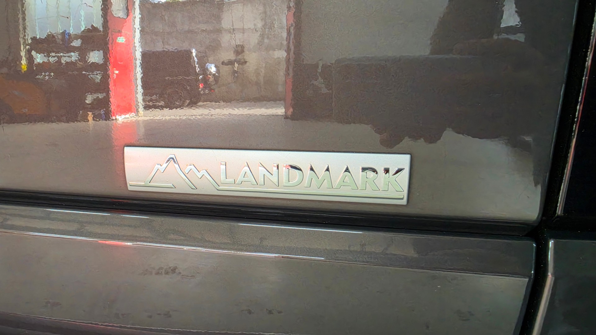 LAND ROVER Discovery 3.0 SDV6 Landmark Automatic-image-24