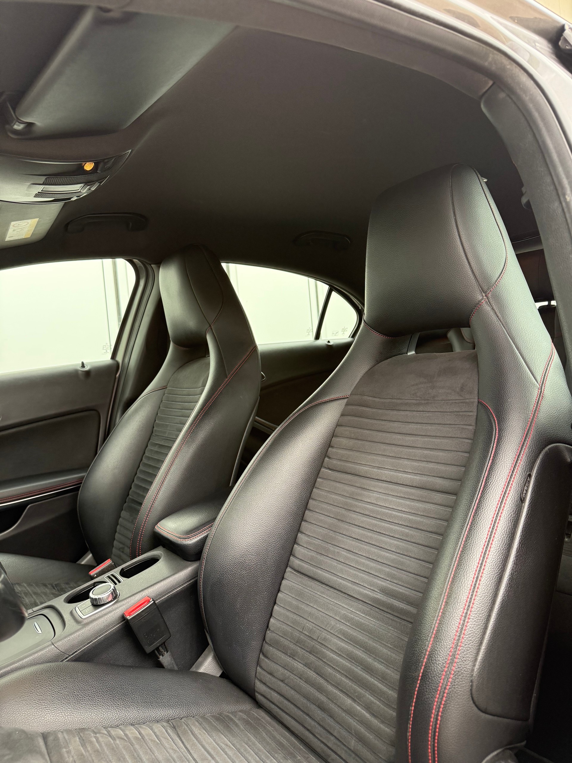 MERCEDES-BENZ A 250 AMG Line 4Matic 7G-DCT-image-14
