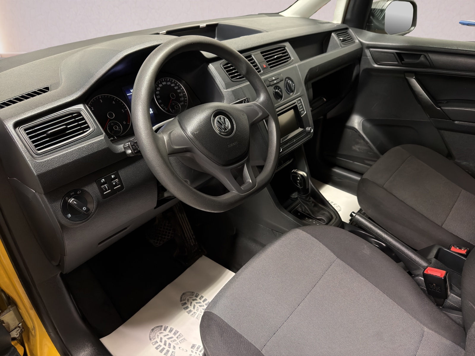 VW Caddy Maxi 2.0 TDI Trendline 4Motion DSG-image-14
