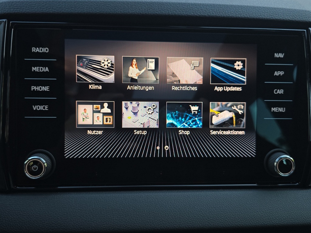 SKODA Karoq 2.0 TSI SportLine 4x4 DSG-image-22