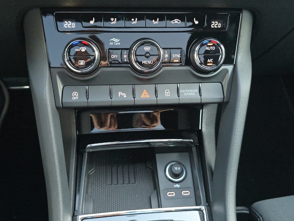 SKODA Karoq 2.0 TSI SportLine 4x4 DSG-image-26