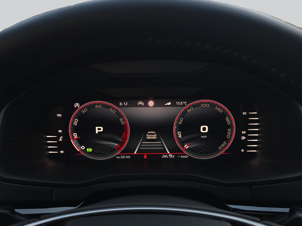 SKODA Karoq 2.0 TSI SportLine 4x4 DSG-image-18