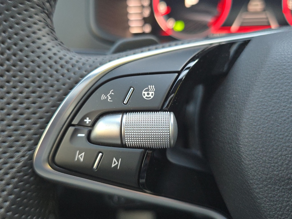SKODA Karoq 2.0 TSI SportLine 4x4 DSG-image-28