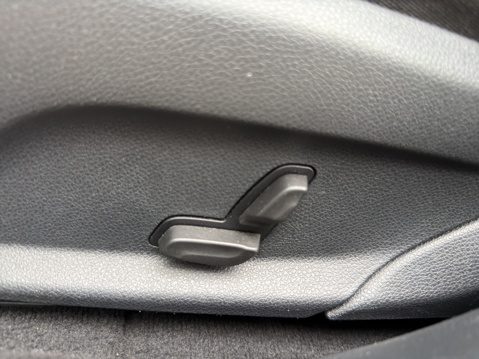MERCEDES-BENZ C 180 BlueTEC AMG Line 9G-Tronic-image-24