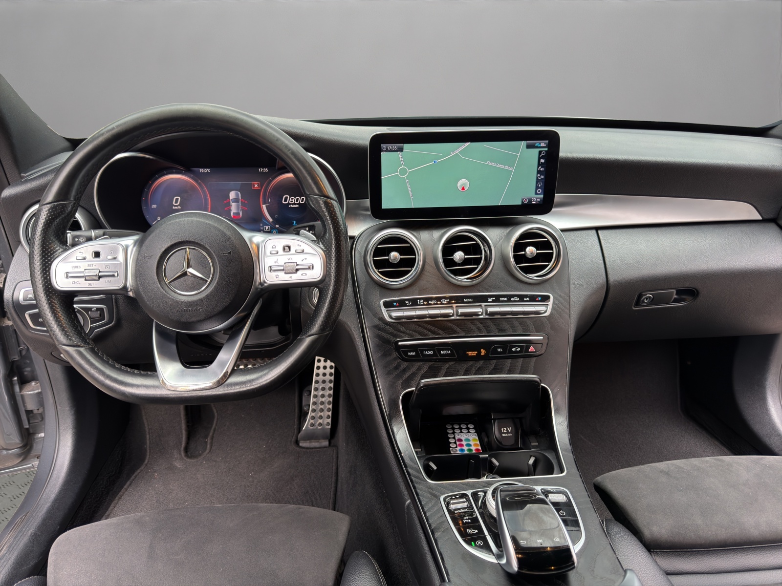 MERCEDES-BENZ C 180 BlueTEC AMG Line 9G-Tronic-image-13