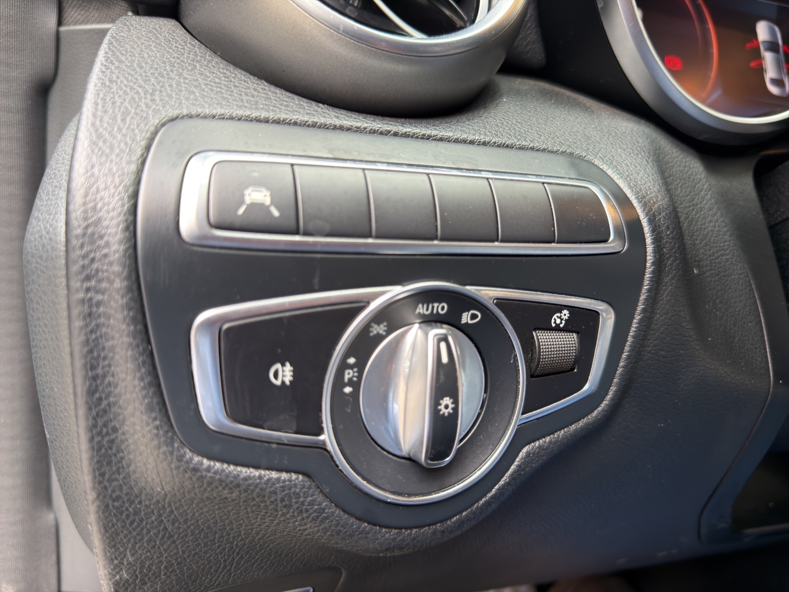MERCEDES-BENZ C 180 BlueTEC AMG Line 9G-Tronic-image-21