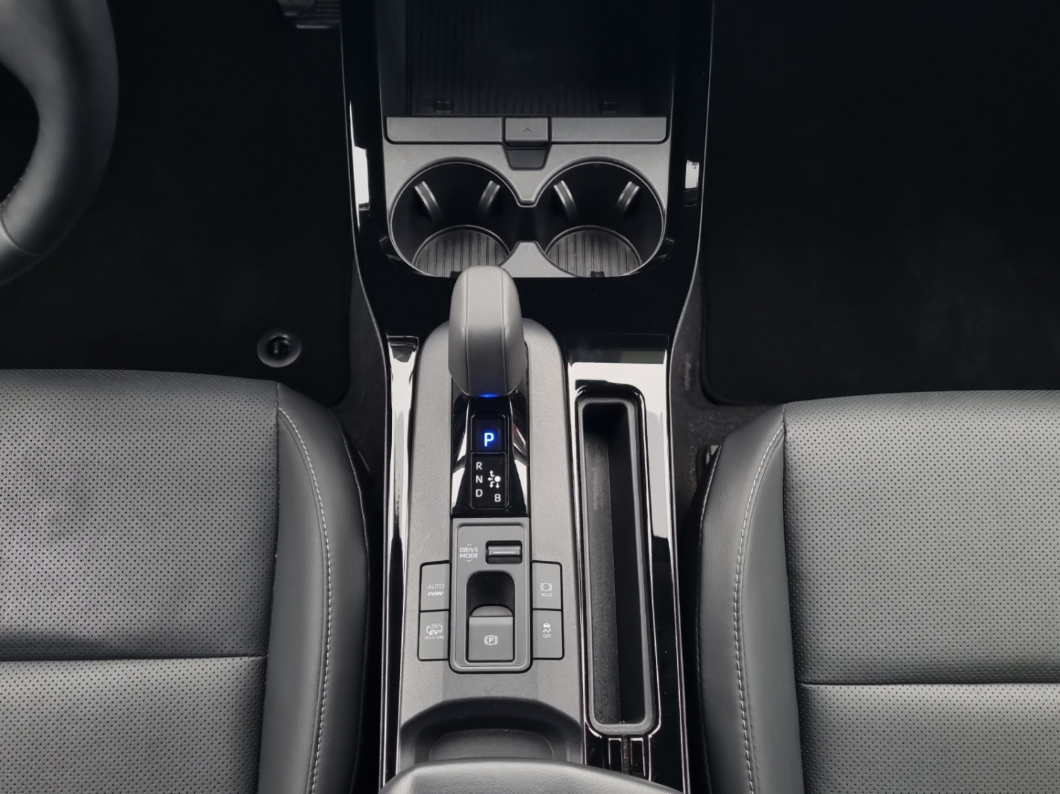 TOYOTA Prius 2.0 Plug-In-Hybrid Premium-image-16