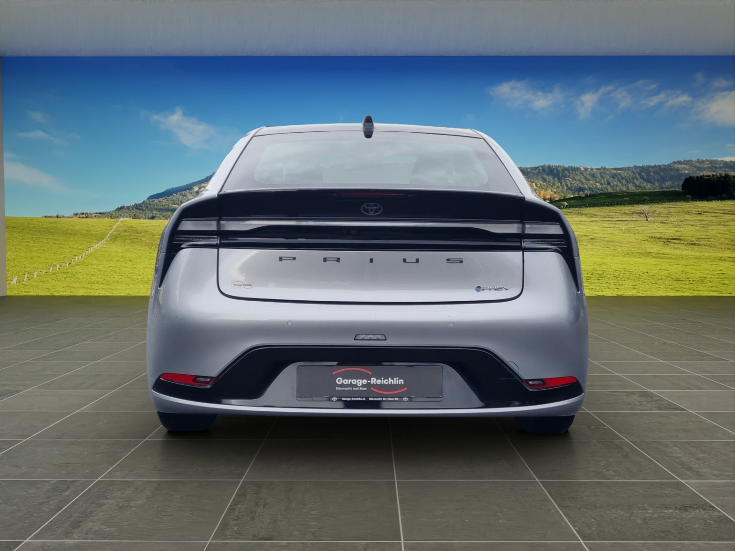 TOYOTA Prius 2.0 Plug-In-Hybrid Premium-image-3
