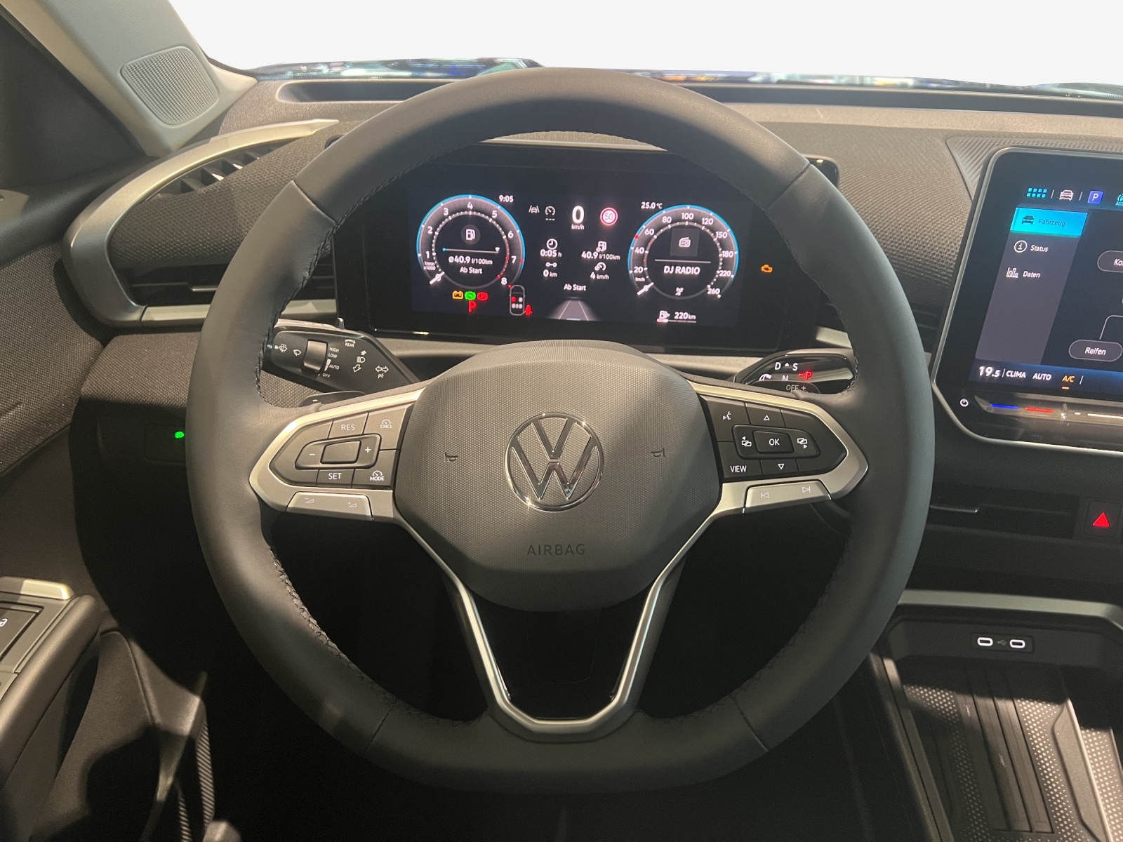 VW T-Roc 1.5 eTSI mHEV Trend DSG-image-9