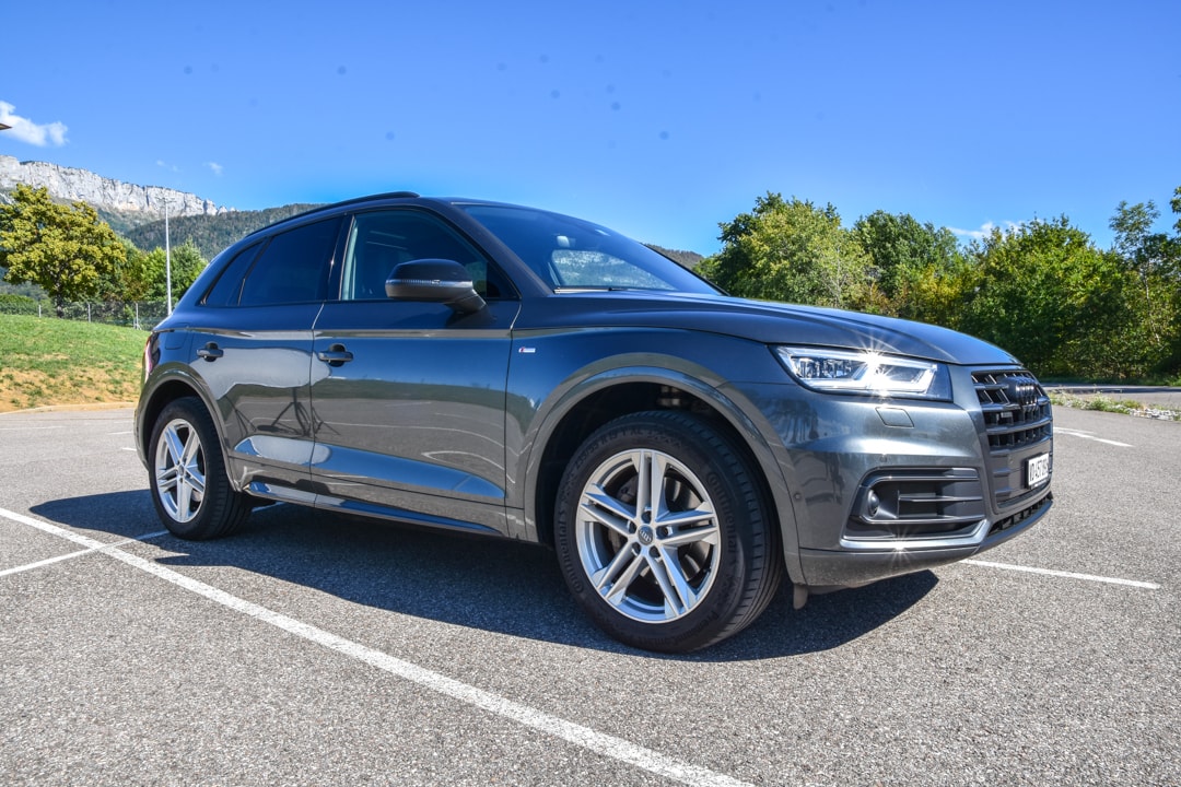 AUDI 2.0 40 TDI quattro S-Tronic-image-2