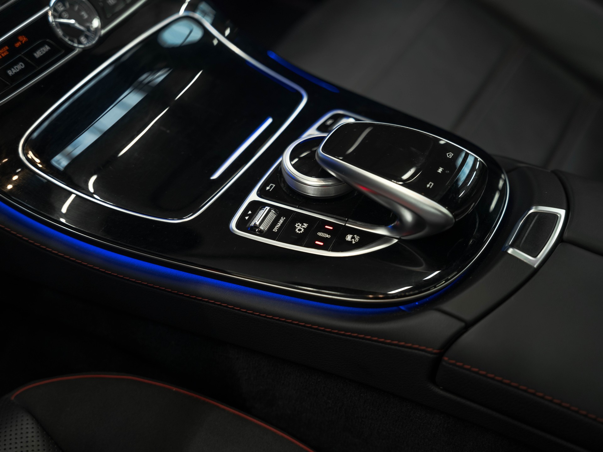 MERCEDES-BENZ E 53 AMG 4Matic+ Speedshift MCT-image-22