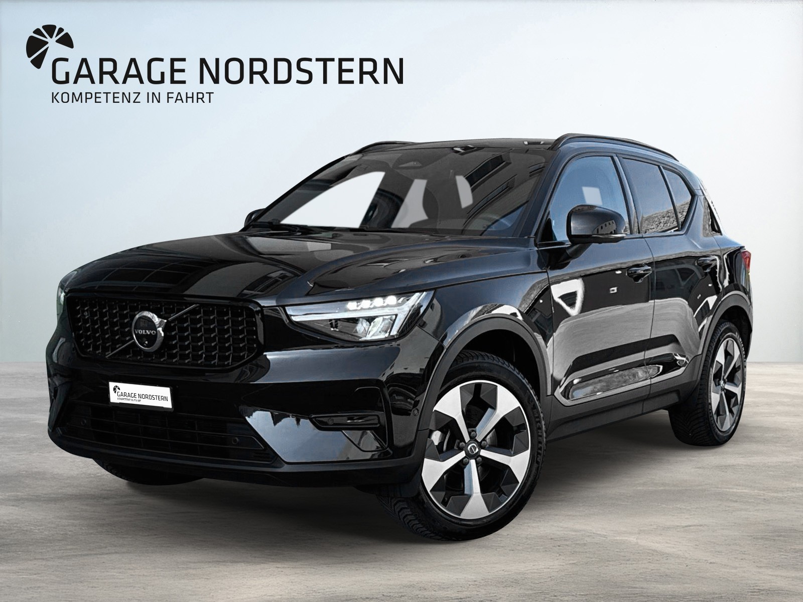 VOLVO XC40 2.0 B3 MH Plus Dark-image-0