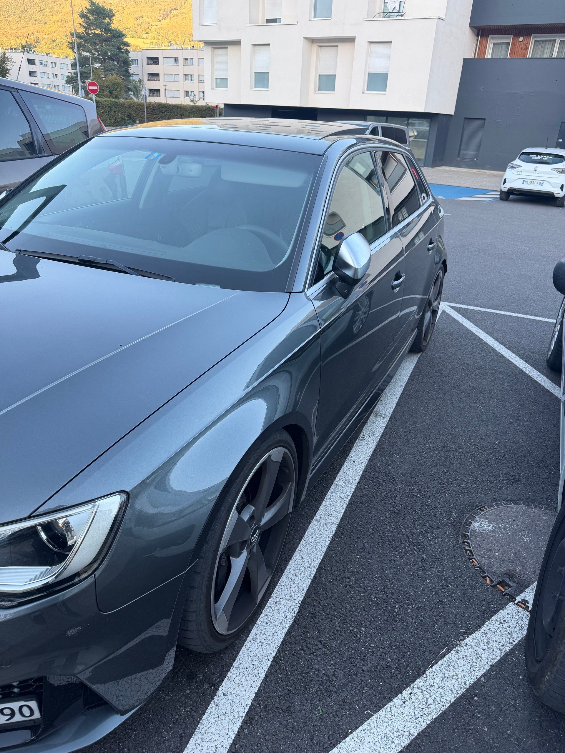 AUDI 2.5 T FSI quattro S-Tronic-image-2