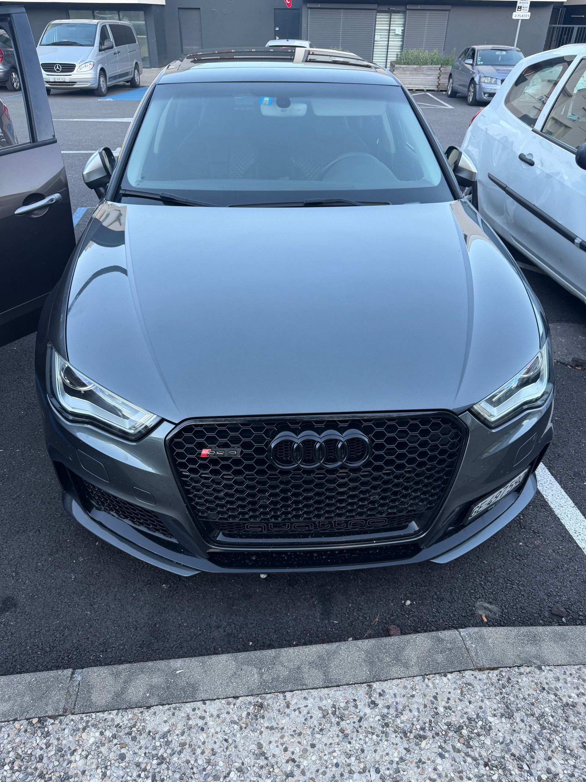 AUDI 2.5 T FSI quattro S-Tronic-image-1