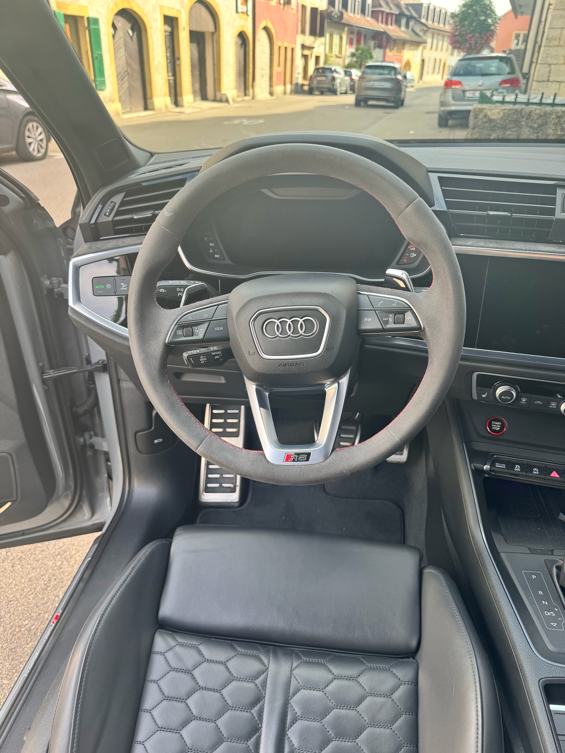 AUDI 2.5 TFSI quattro S-Tronic-image-4