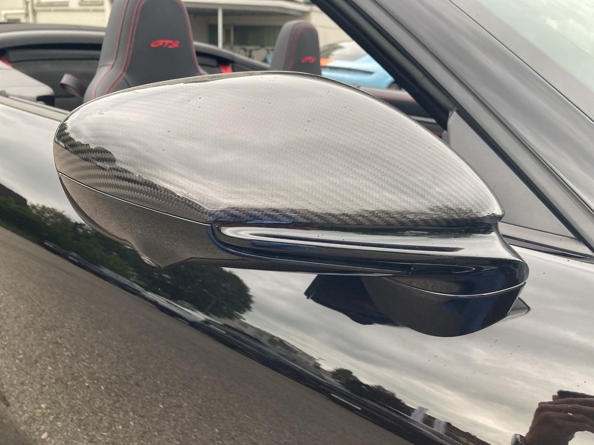 PORSCHE 911 Carrera 4 GTS Cabriolet-image-21