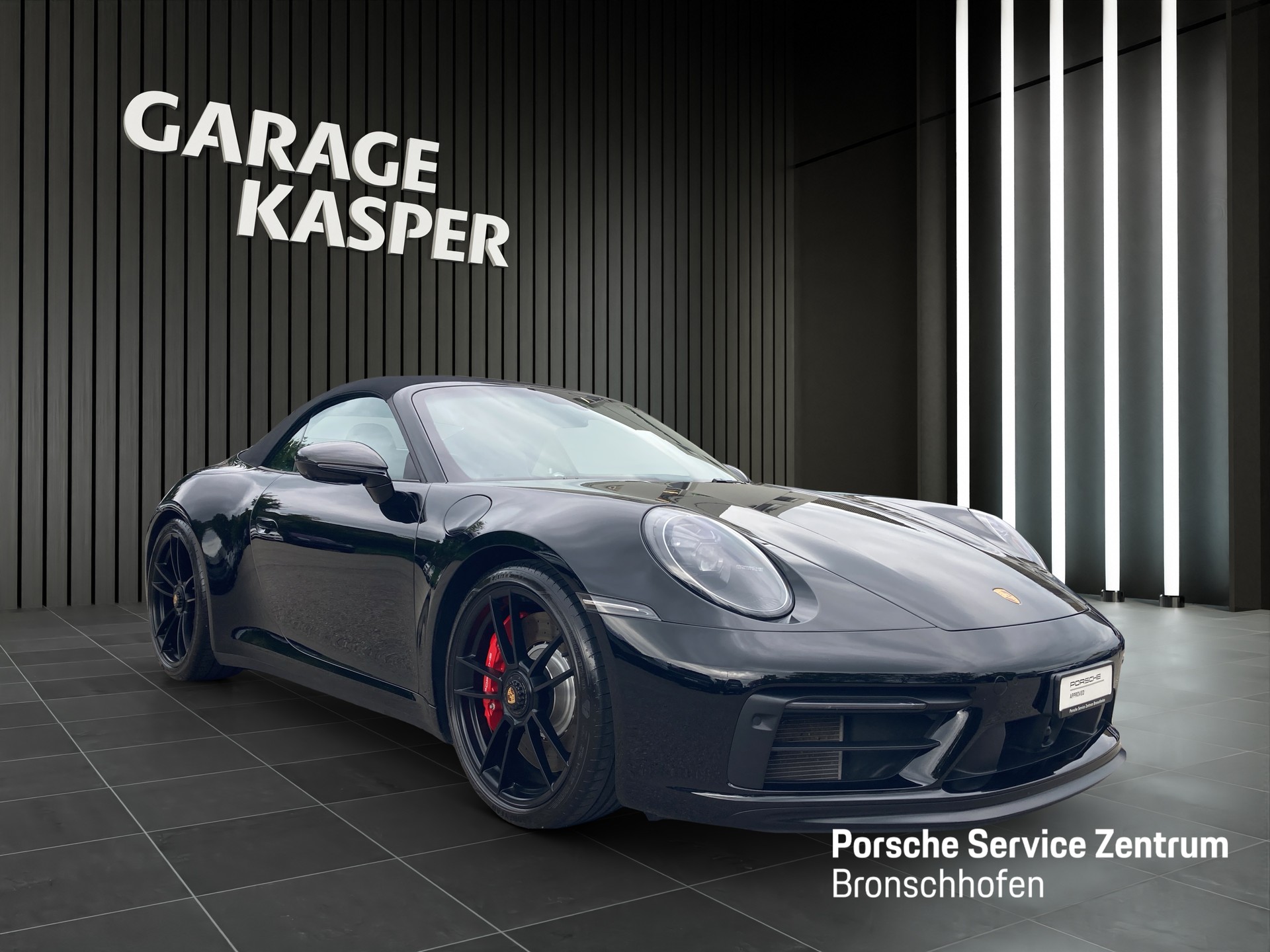 PORSCHE 911 Carrera 4 GTS Cabriolet-image-6