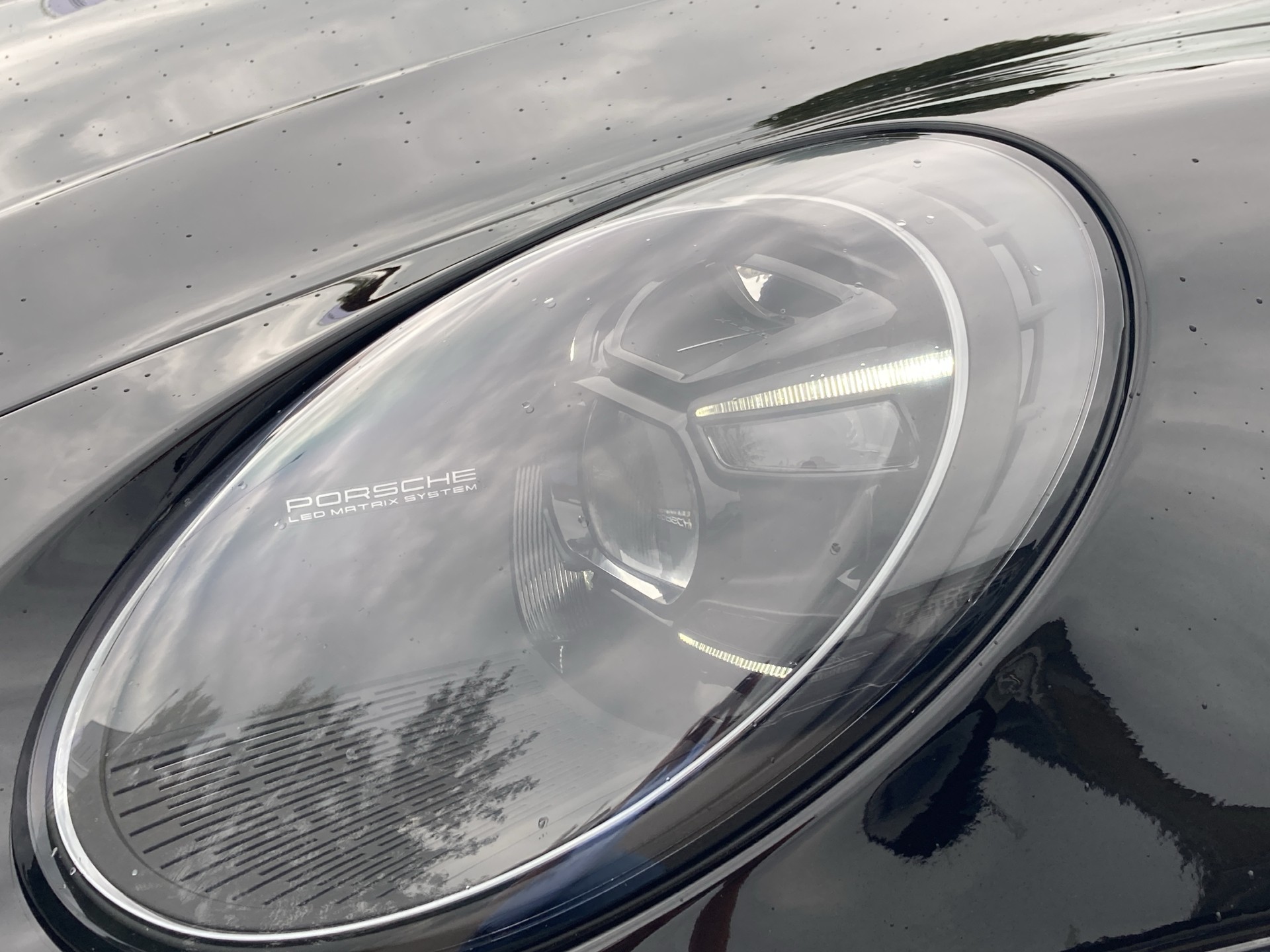 PORSCHE 911 Carrera 4 GTS Cabriolet-image-29