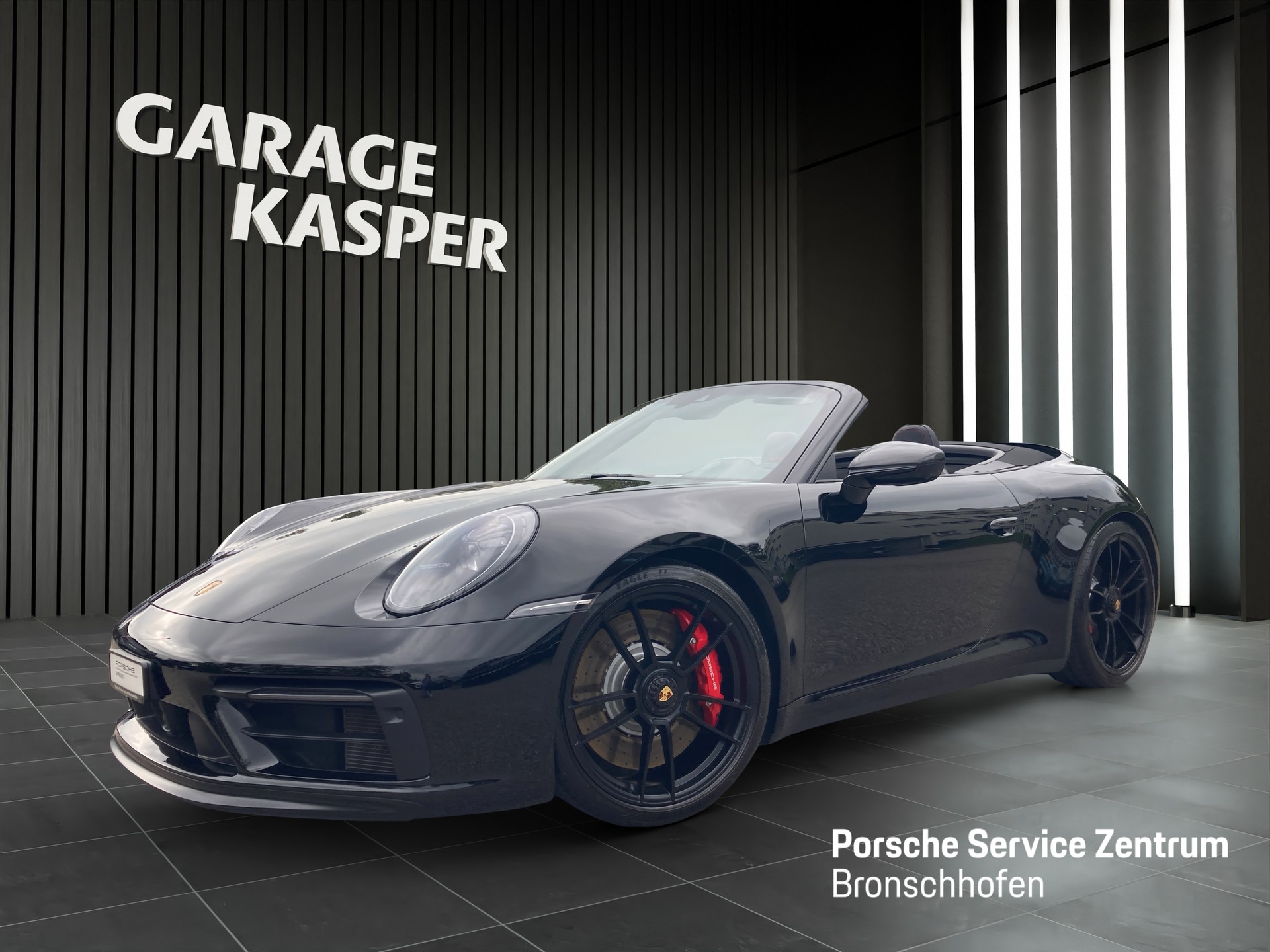 PORSCHE 911 Carrera 4 GTS Cabriolet-image-0