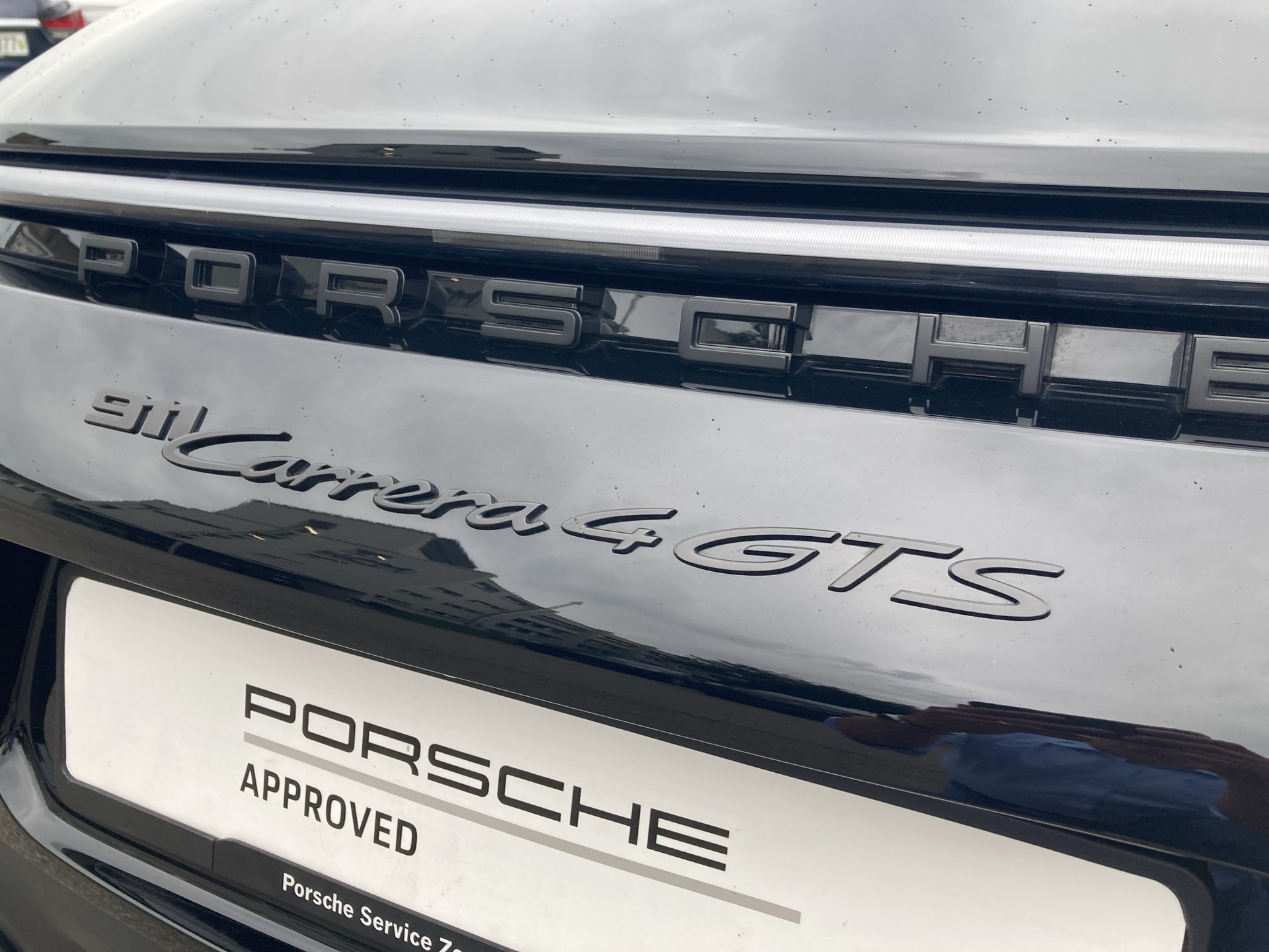 PORSCHE 911 Carrera 4 GTS Cabriolet-image-22