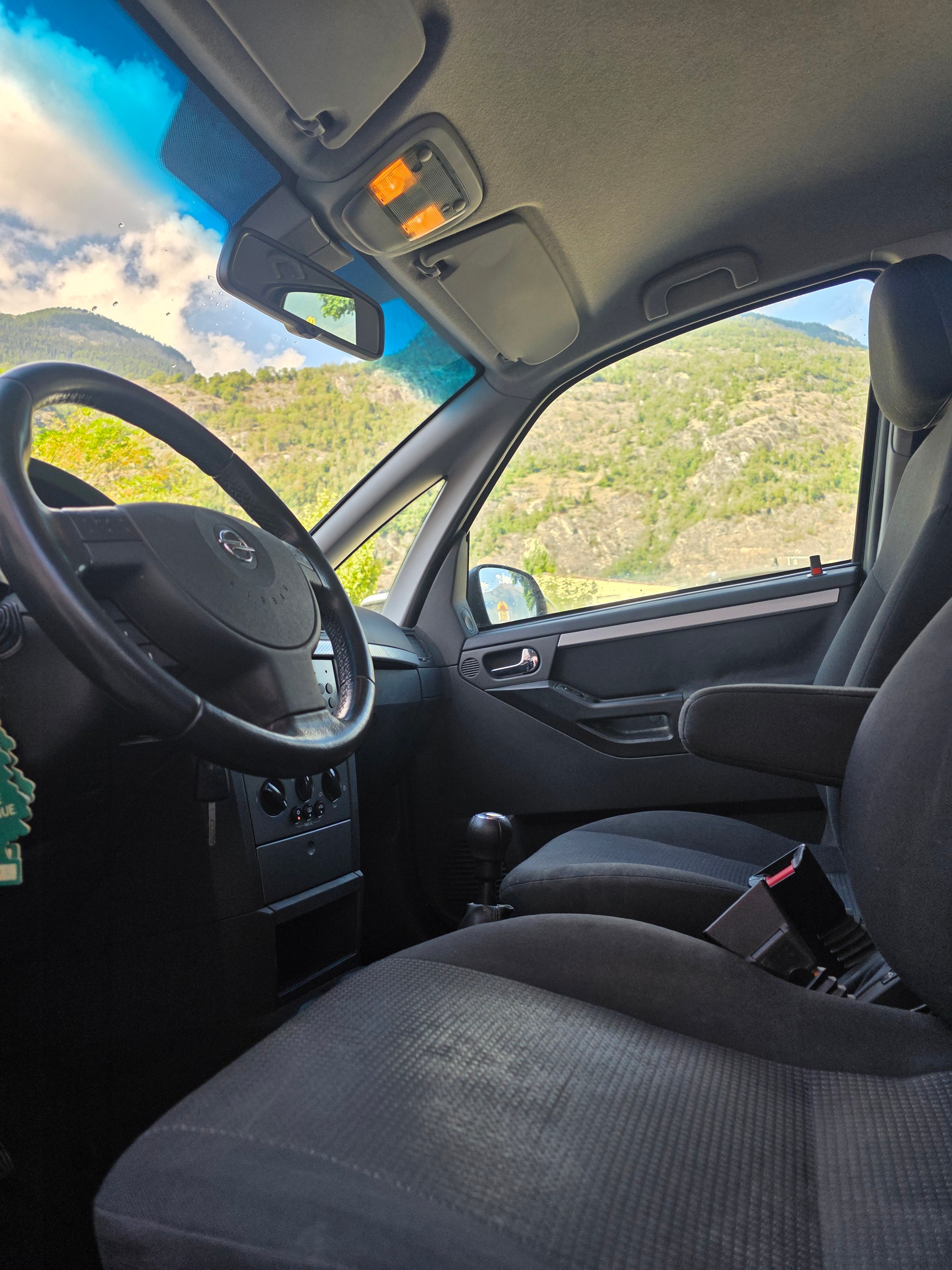 OPEL Meriva 1.6i-16 TP (Essentia)-image-10