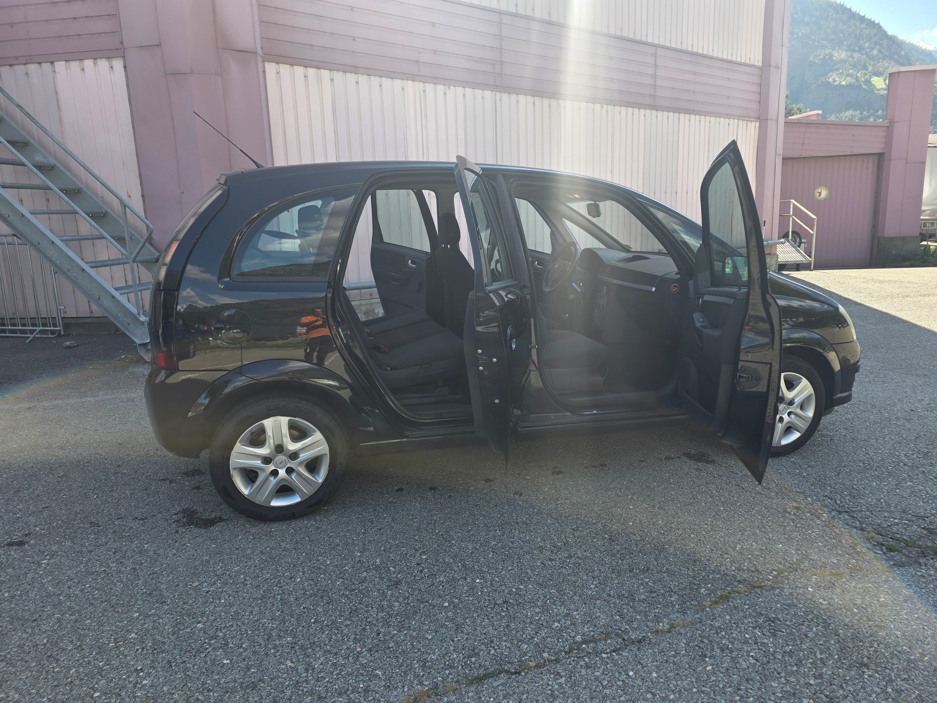 OPEL Meriva 1.6i-16 TP (Essentia)-image-11