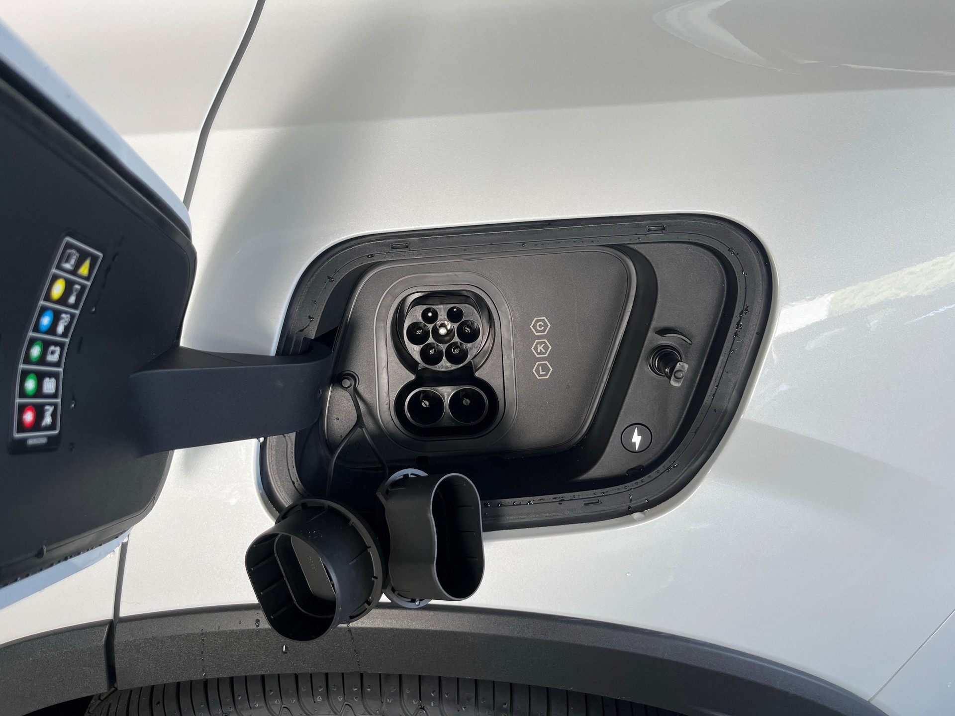VOLVO EX30 CC P8 Ultra AWD-image-14