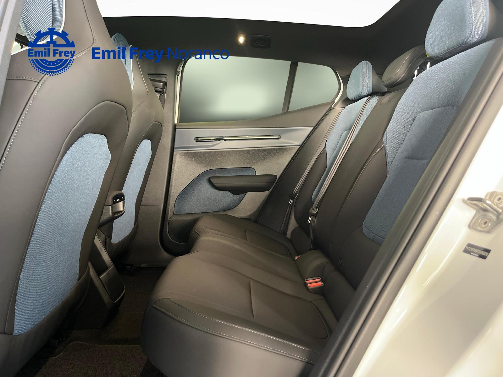 VOLVO EX30 CC P8 Ultra AWD-image-7