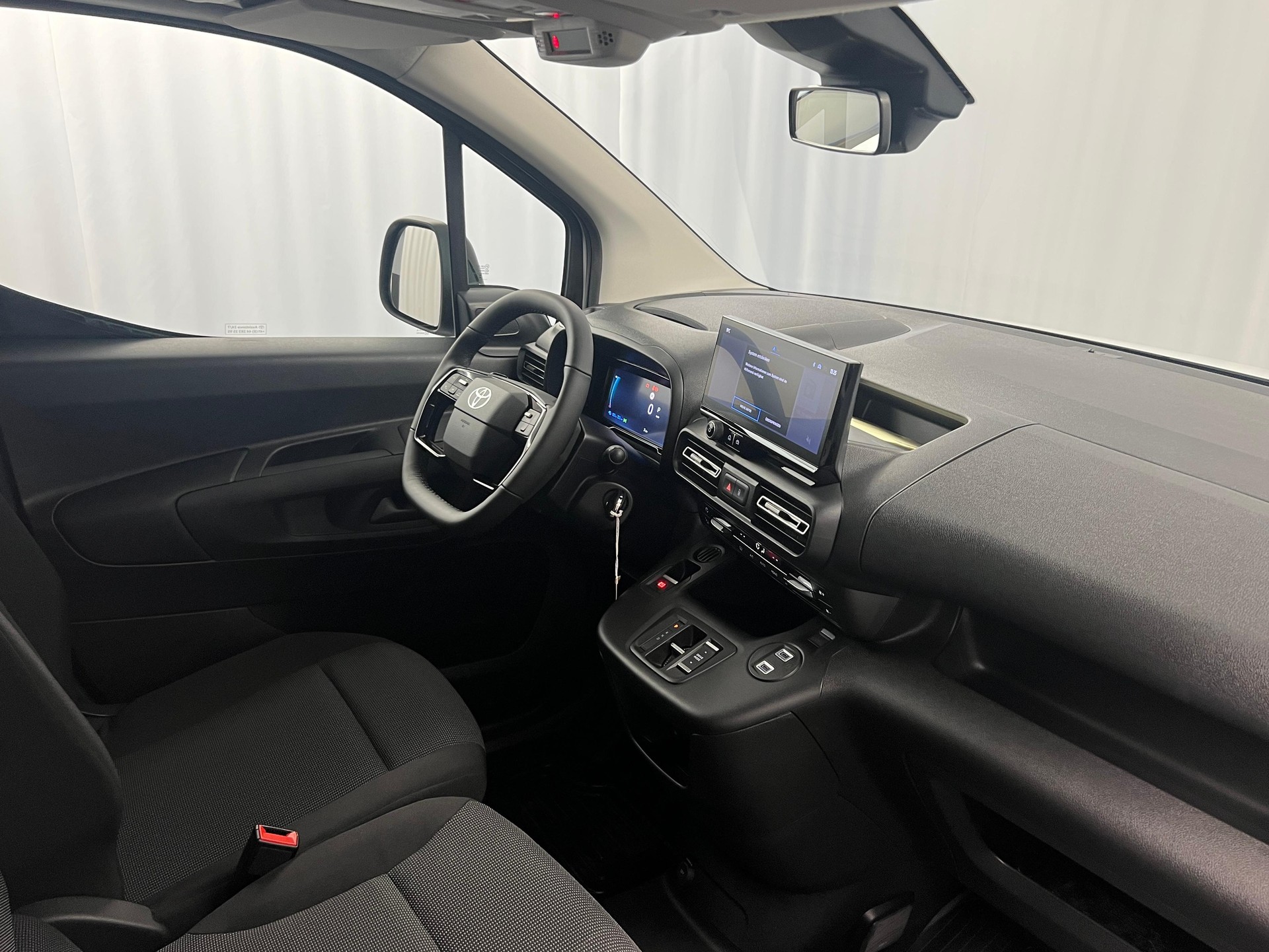 TOYOTA PROACE CITY Van L1 52KWh Advanced-image-8