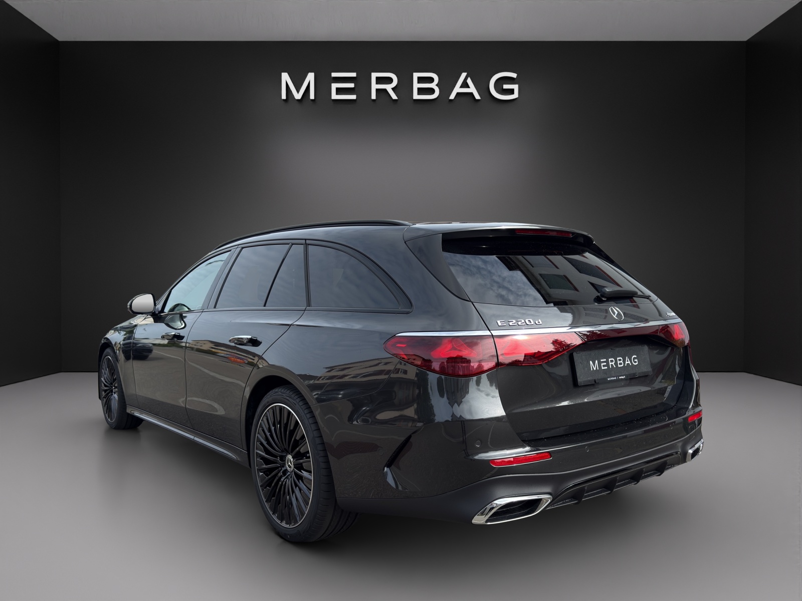 MERCEDES-BENZ E 220 d T 4Matic 9G-Tronic-image-4