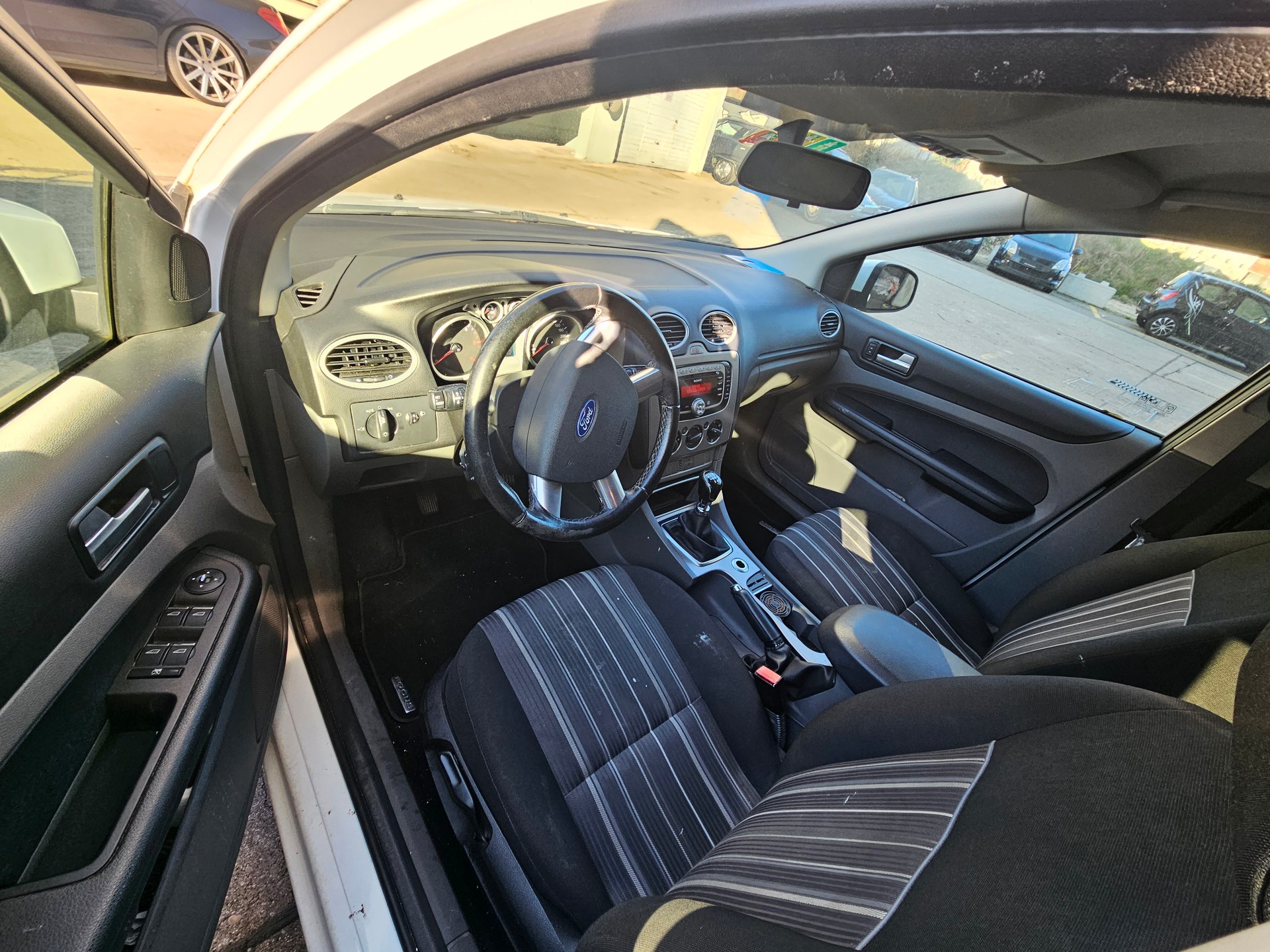 FORD Focus 2.0 TDCi Titanium-image-5
