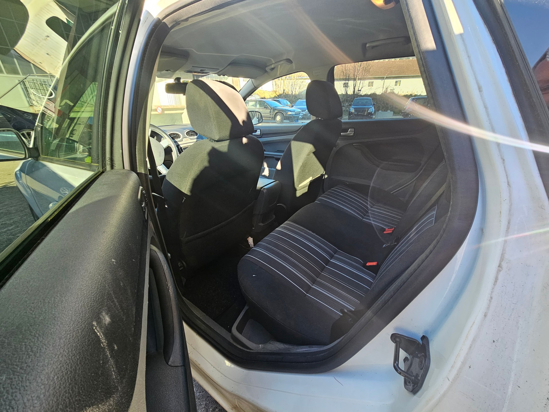 FORD Focus 2.0 TDCi Titanium-image-7
