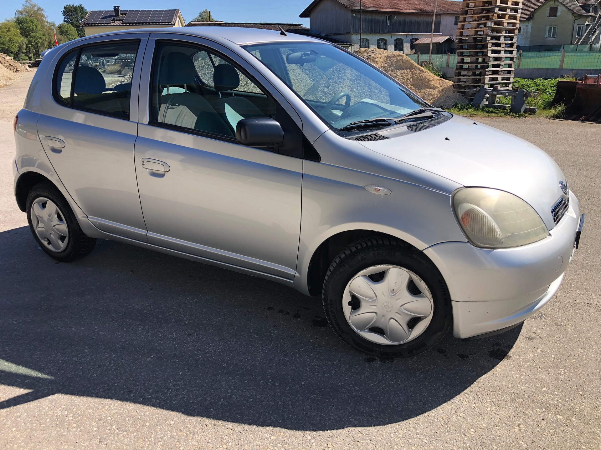 TOYOTA Yaris 1.3 Linea Sol-image-2