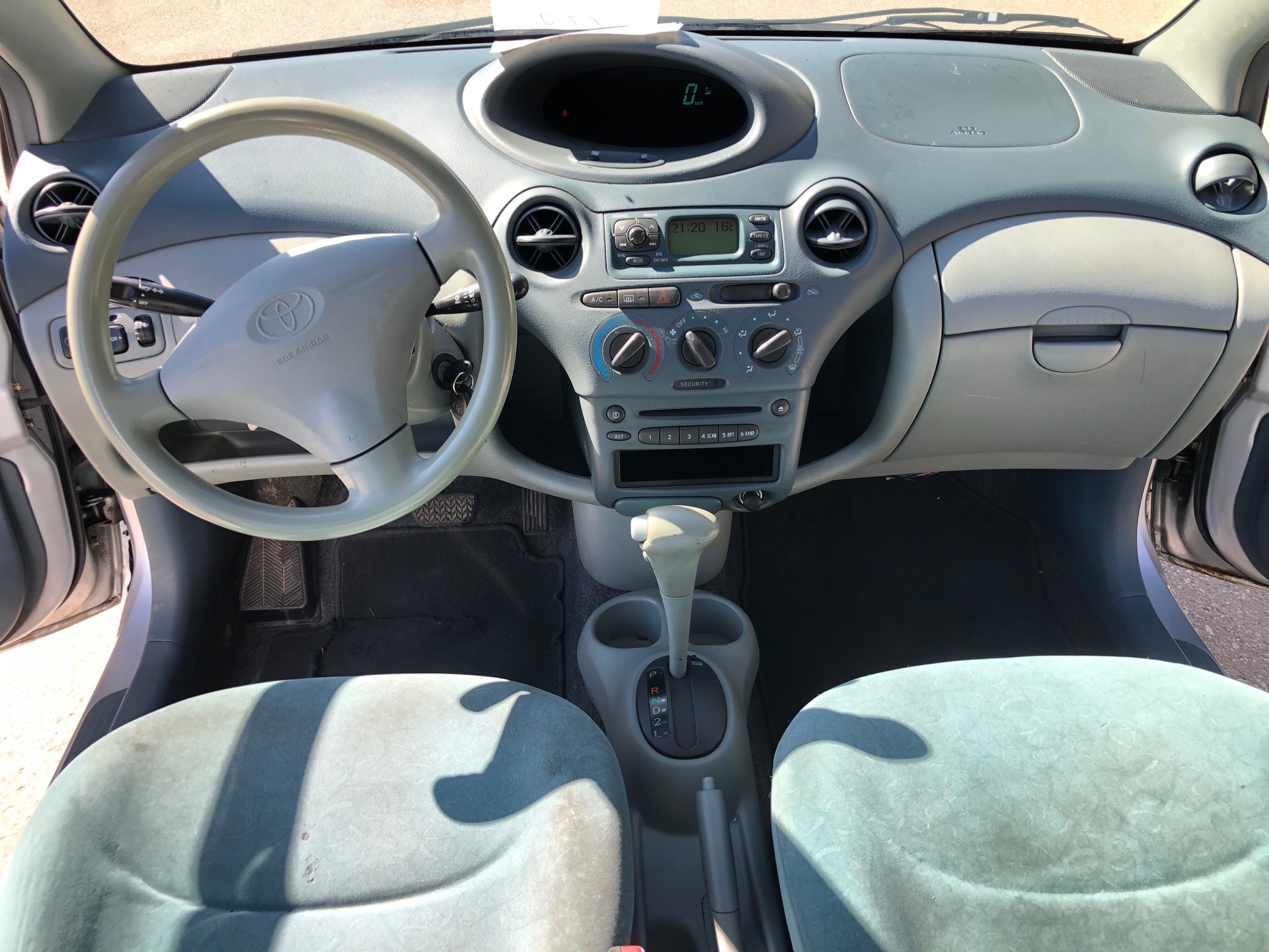 TOYOTA Yaris 1.3 Linea Sol-image-11