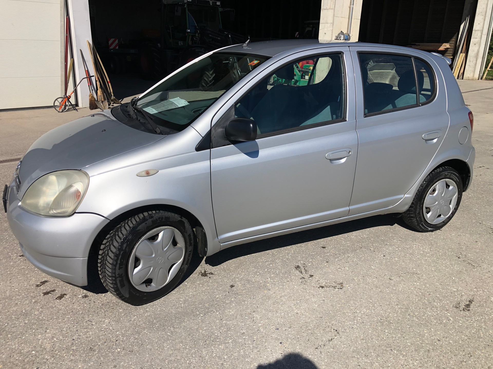 TOYOTA Yaris 1.3 Linea Sol-image-1