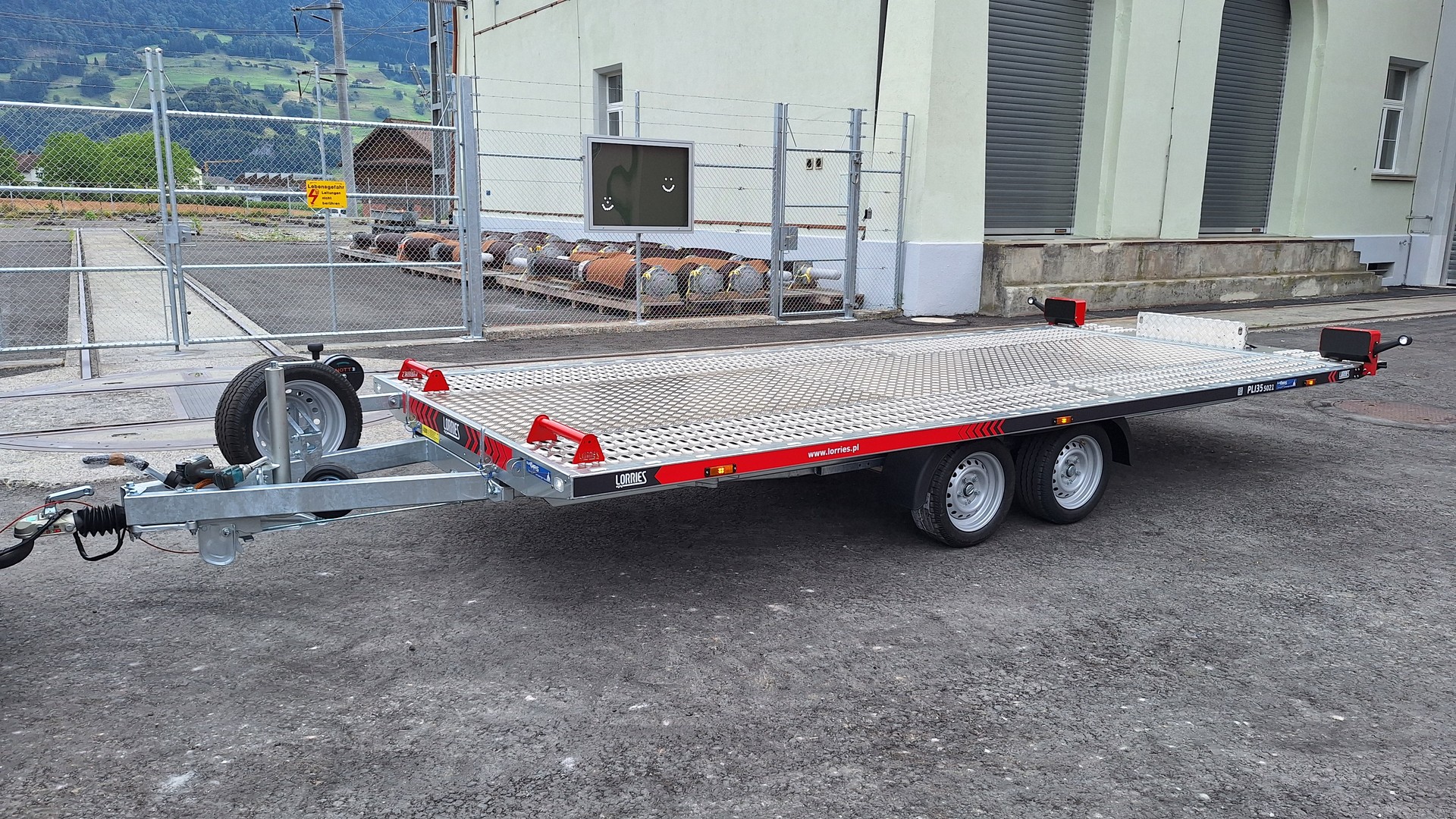 LORRIES PLI35-5021 mittig Riffelblech-image-5