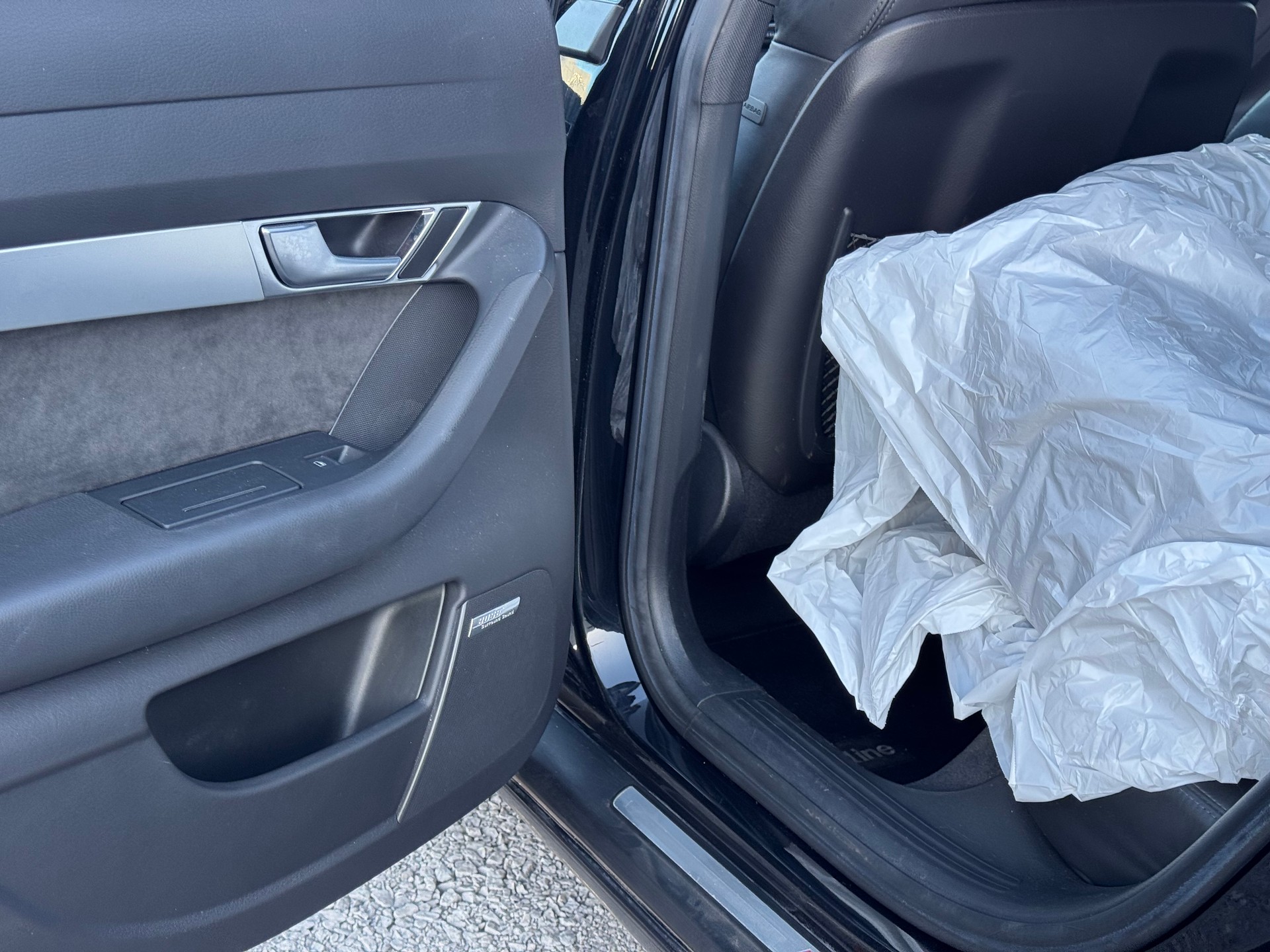 AUDI A6 Avant 4.2 V8 FSI quattro tiptronic-image-10