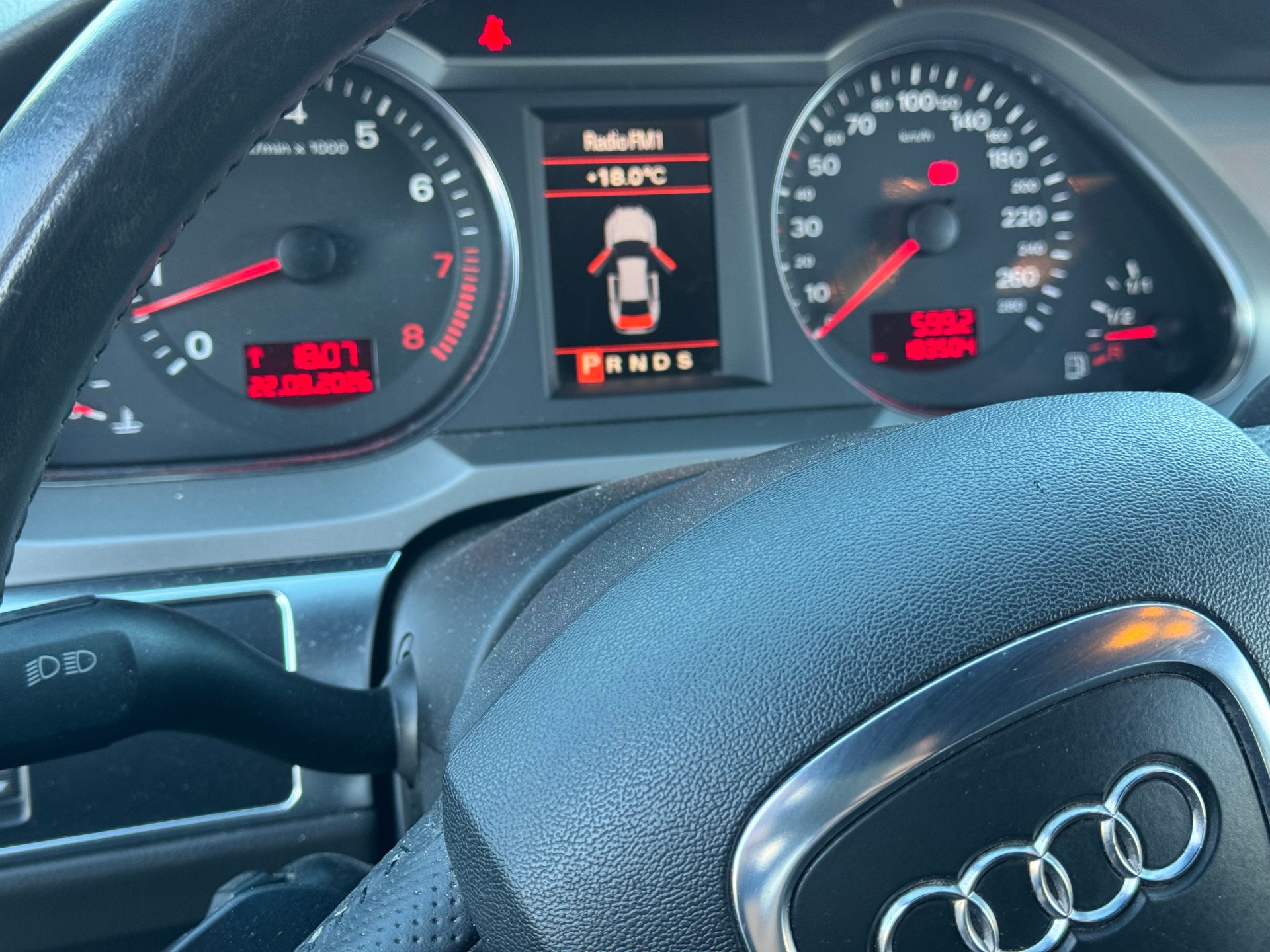 AUDI A6 Avant 4.2 V8 FSI quattro tiptronic-image-3