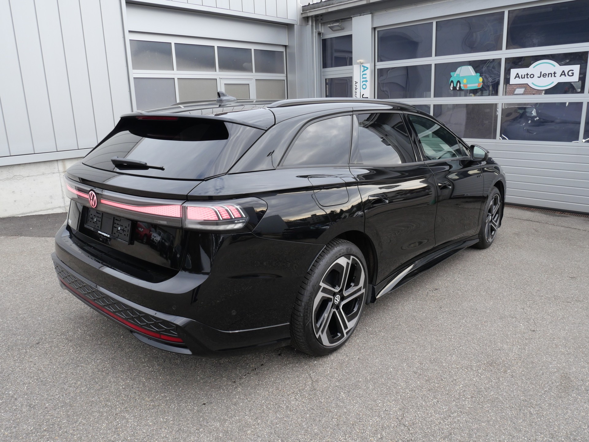 VW ID.7 Tourer GTX 86 kWh 4 Motion *Panodach, 5 J. Garantie, AHK*-image-3