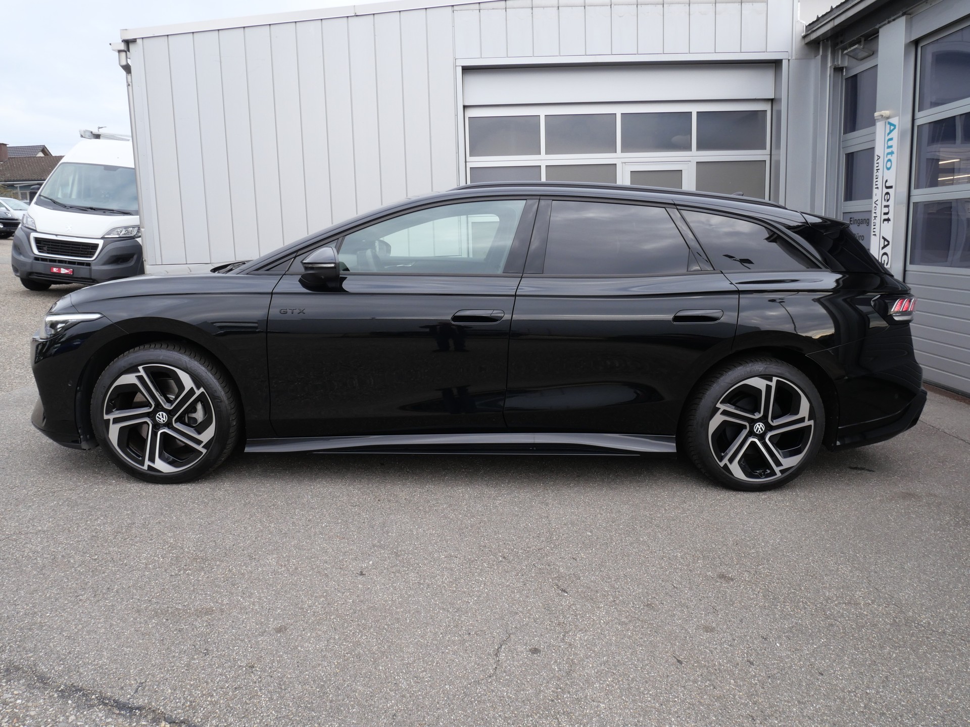 VW ID.7 Tourer GTX 86 kWh 4 Motion *Panodach, 5 J. Garantie, AHK*-image-1